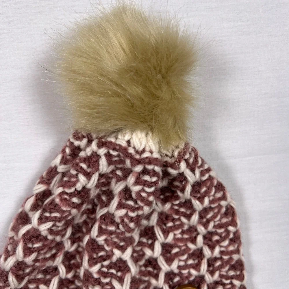 Simply Noelle 3 Piece Knit Beanie Hat Gloves Socks Set Burgundy Cream gift warm - Picture 10 of 12